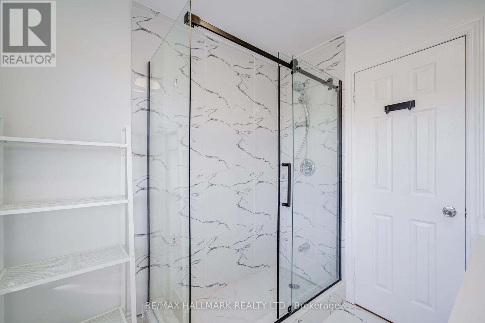 8 Glendower Crescent, Georgina, Ontario  L4P 0A5 - Photo 23 - N12509676