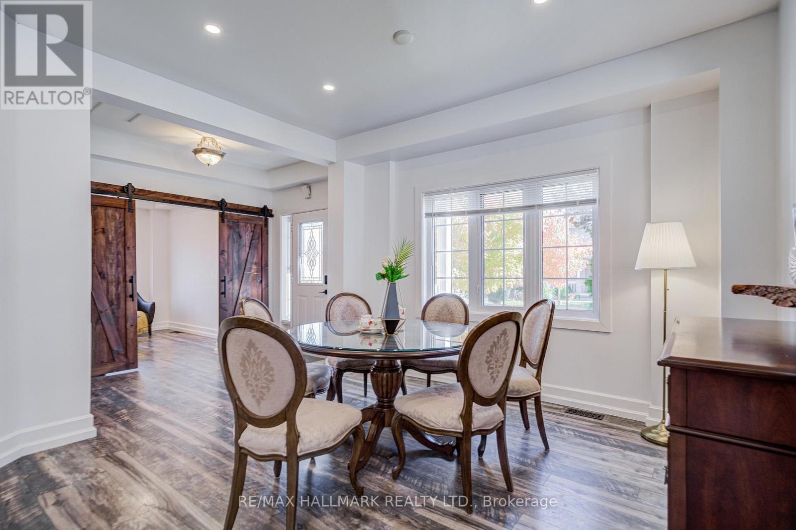 8 Glendower Crescent, Georgina, Ontario  L4P 0A5 - Photo 6 - N12509676