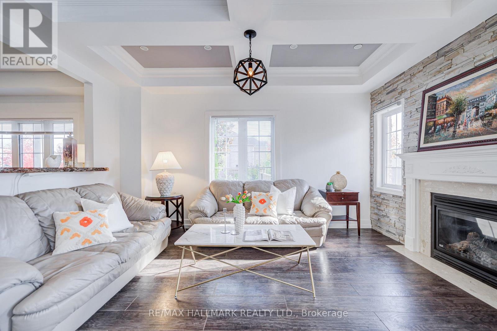 8 Glendower Crescent, Georgina, Ontario  L4P 0A5 - Photo 7 - N12509676