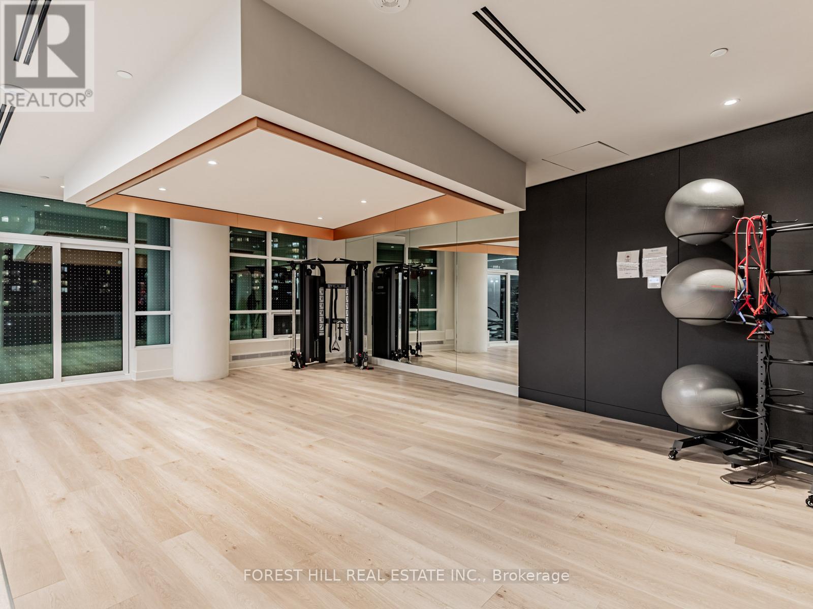 1601 - 30 Upper Mall Way, Vaughan, Ontario  L4J 0L7 - Photo 11 - N12509692