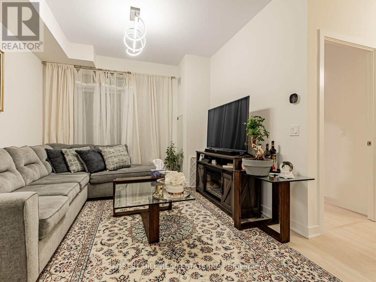 1601 - 30 Upper Mall Way, Vaughan, Ontario  L4J 0L7 - Photo 3 - N12509692