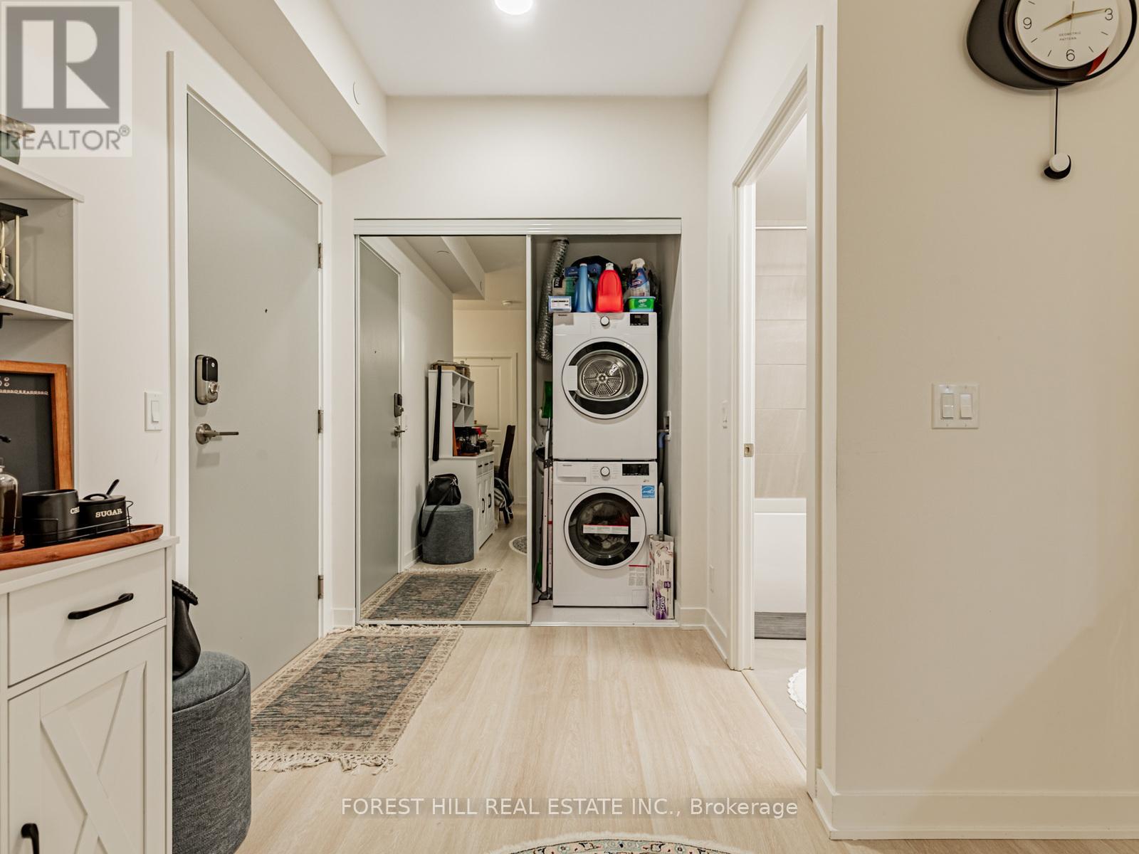 1601 - 30 Upper Mall Way, Vaughan, Ontario  L4J 0L7 - Photo 6 - N12509692