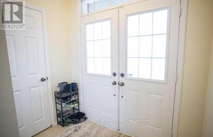 96 Warner Lane, Brantford, Ontario  N3T 0J3 - Photo 2 - X12457497