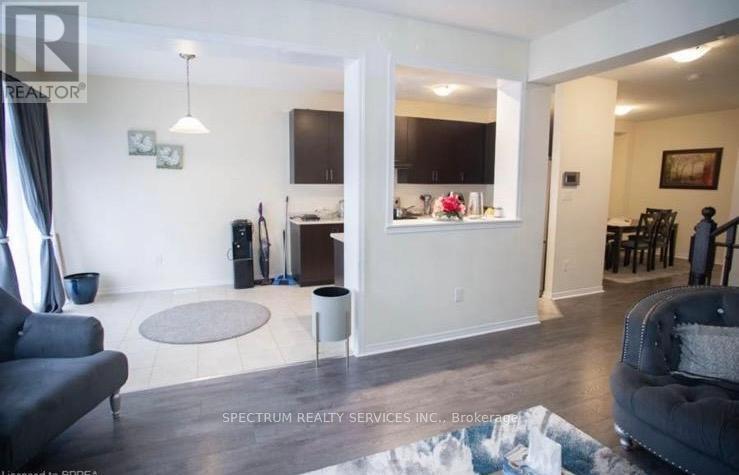 96 Warner Lane, Brantford, Ontario  N3T 0J3 - Photo 4 - X12457497