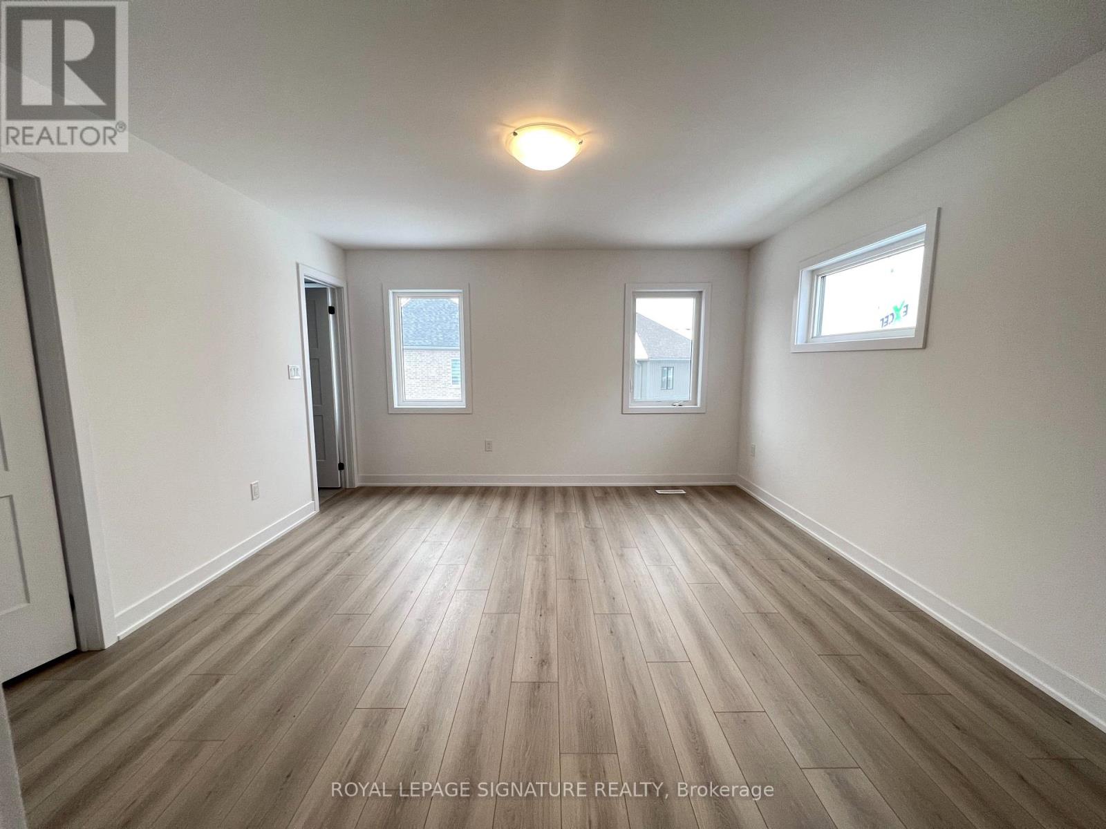 21 Hay Lane, Barrie, Ontario  L9J 0C2 - Photo 10 - S12509518