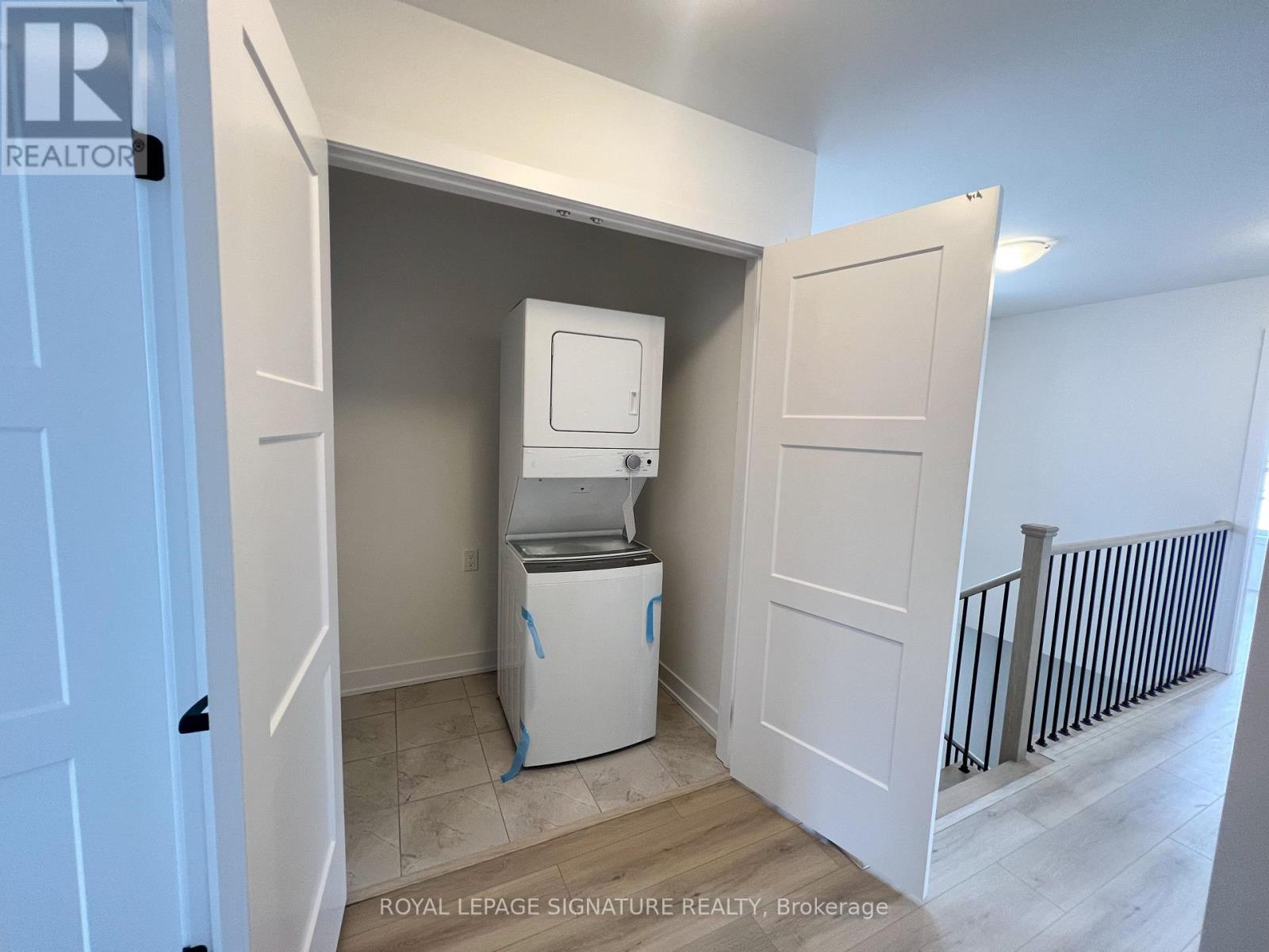 21 Hay Lane, Barrie, Ontario  L9J 0C2 - Photo 19 - S12509518