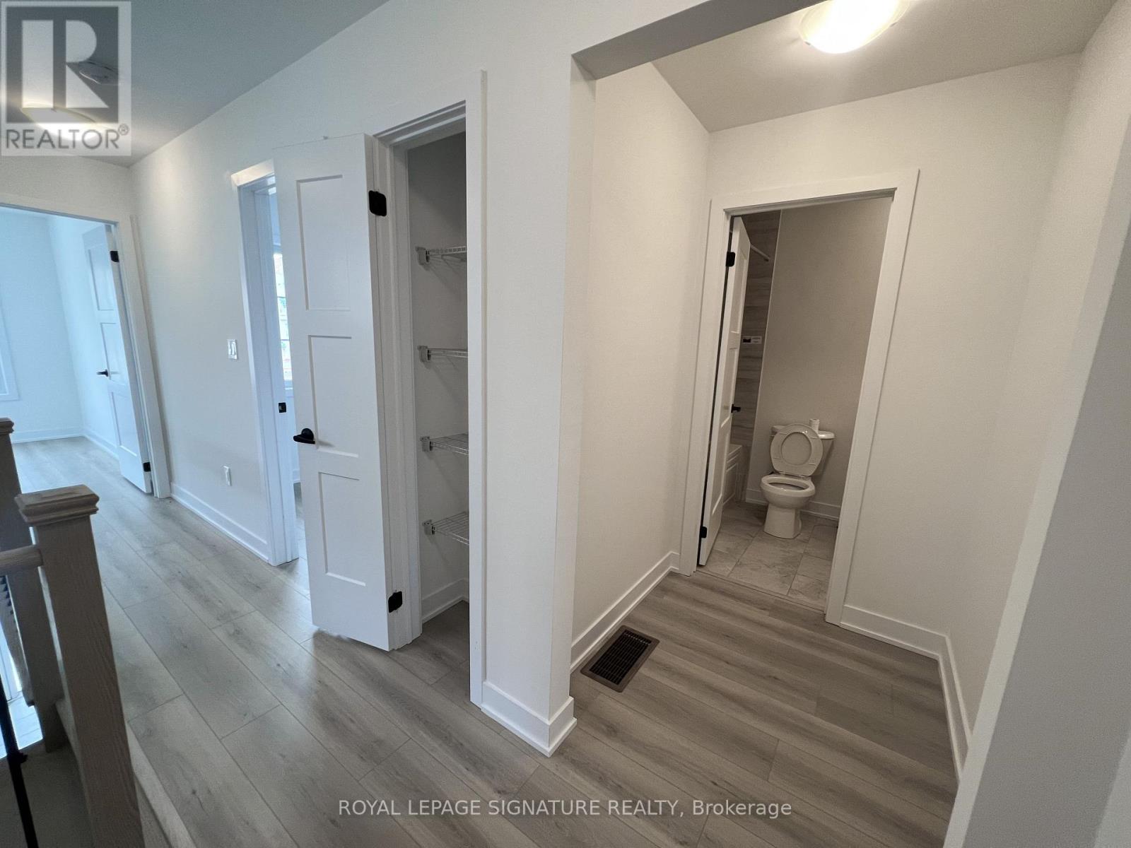 21 Hay Lane, Barrie, Ontario  L9J 0C2 - Photo 20 - S12509518