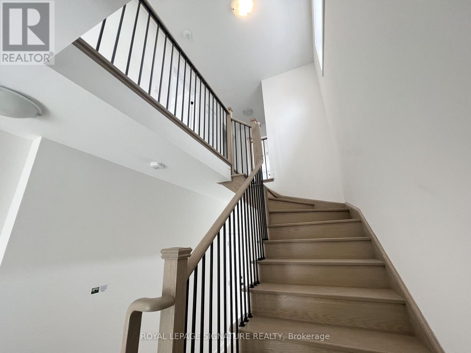 21 Hay Lane, Barrie, Ontario  L9J 0C2 - Photo 8 - S12509518