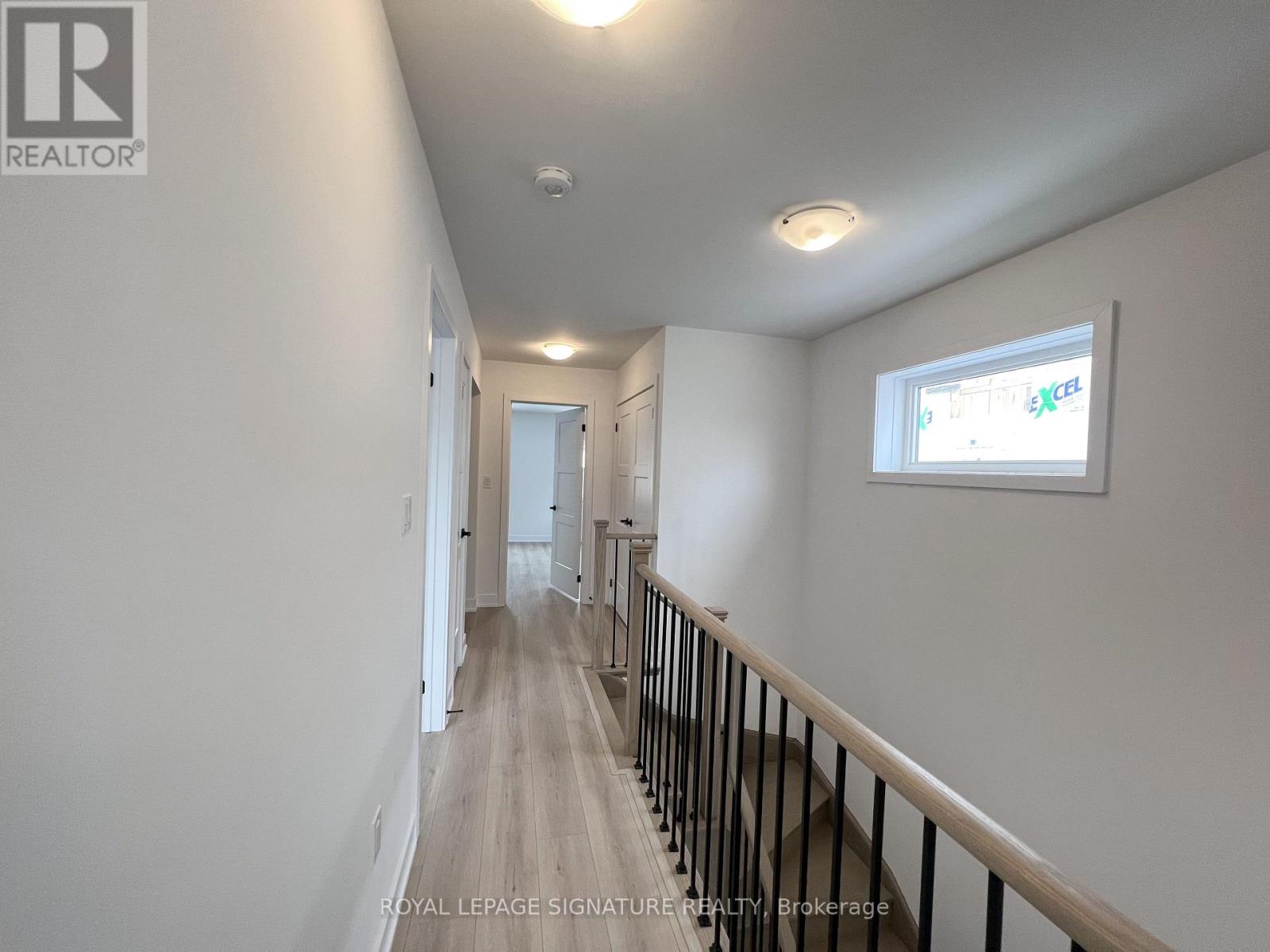 21 Hay Lane, Barrie, Ontario  L9J 0C2 - Photo 9 - S12509518