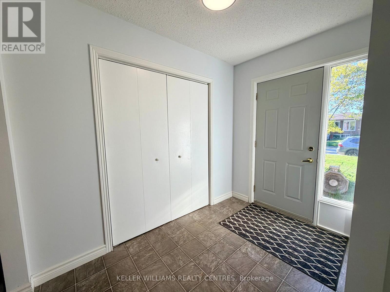 35 Buchanan Street, Barrie (Grove East), Ontario  L4M 6B5 - Photo 4 - S12509528