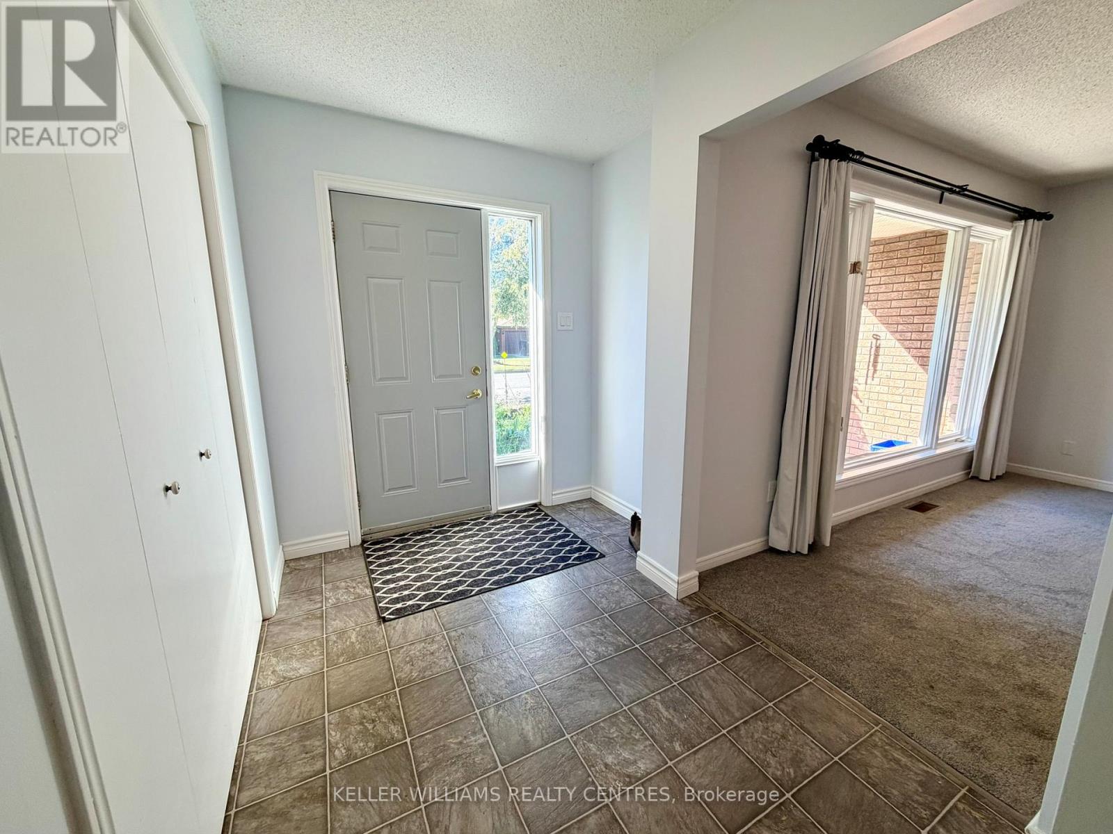 35 Buchanan Street, Barrie (Grove East), Ontario  L4M 6B5 - Photo 6 - S12509528