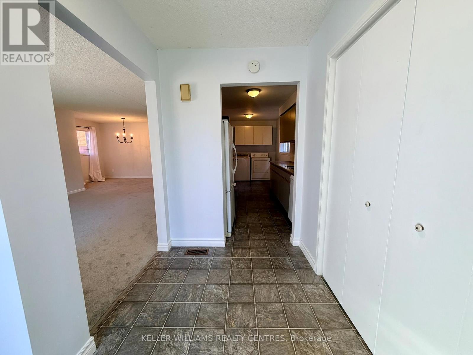 35 Buchanan Street, Barrie (Grove East), Ontario  L4M 6B5 - Photo 7 - S12509528