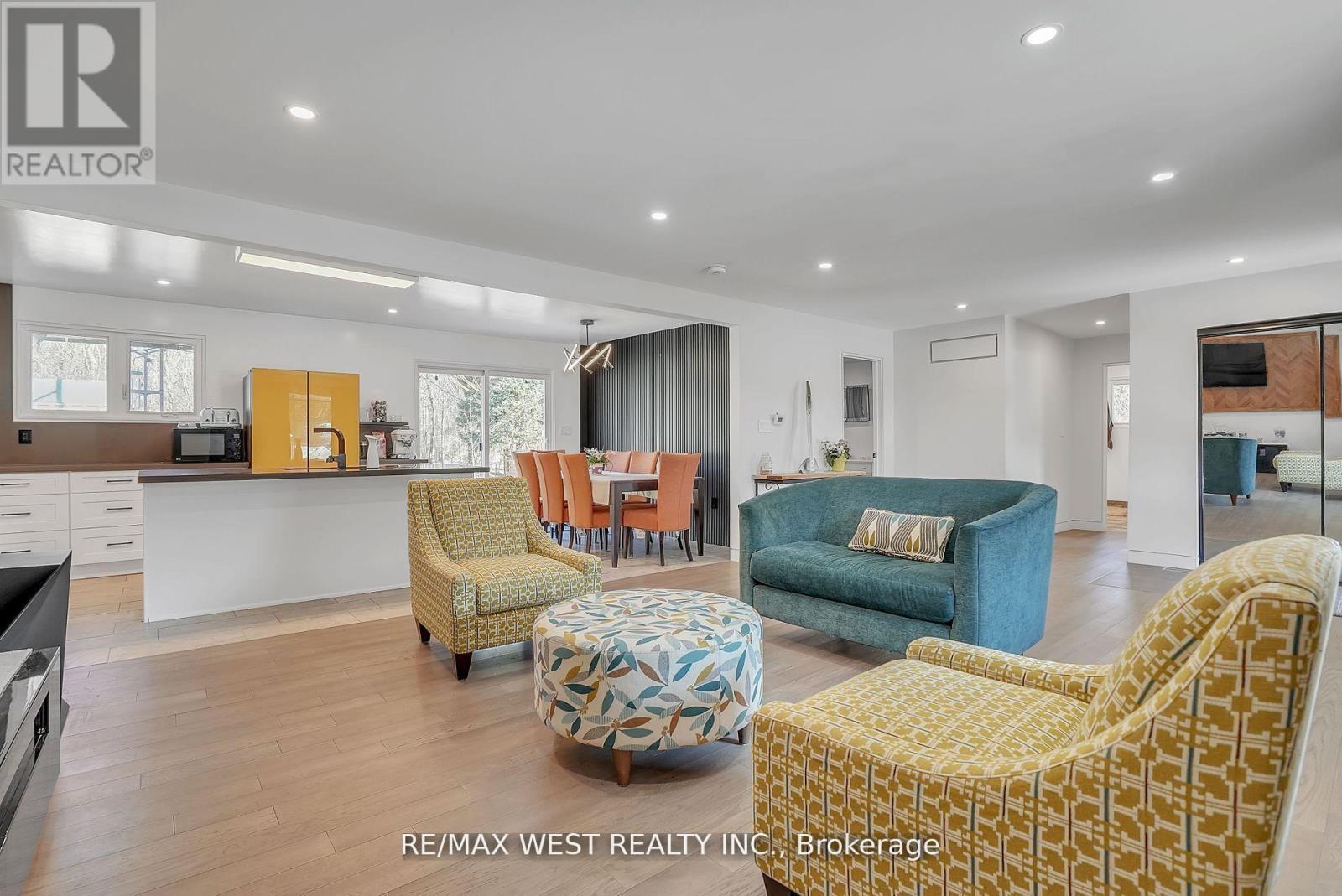 6098 Vasey Road, Springwater (Elmvale), Ontario  L0L 1P0 - Photo 3 - S12509686