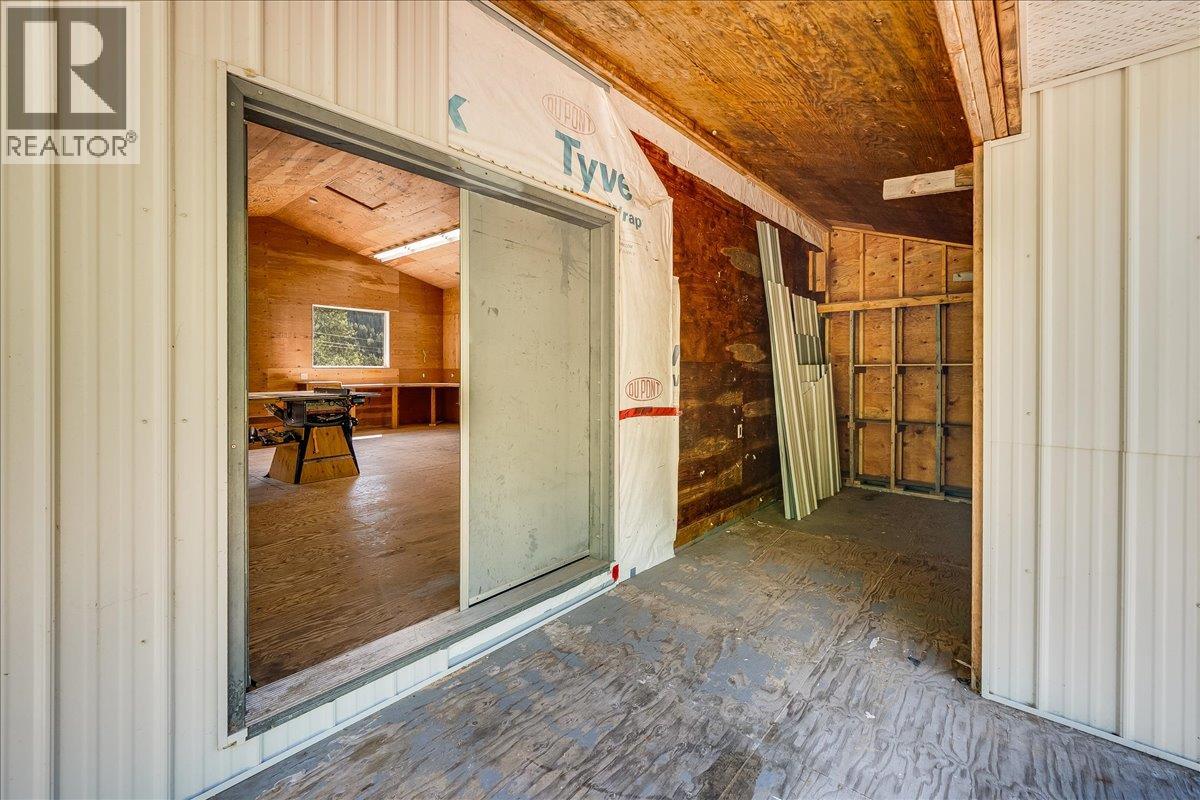 5270 Callbeck Road, Nelson, British Columbia  V1L 6N2 - Photo 16 - 10367378