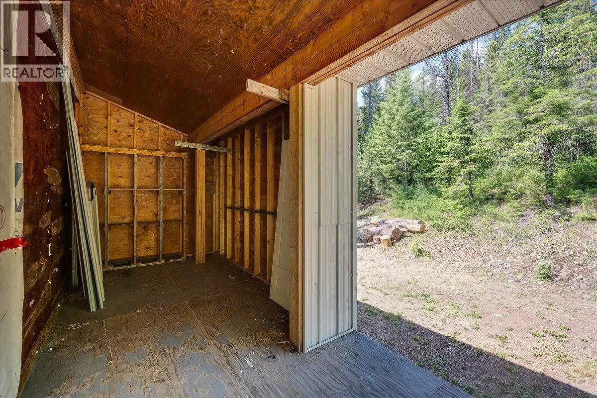 5270 Callbeck Road, Nelson, British Columbia  V1L 6N2 - Photo 17 - 10367378