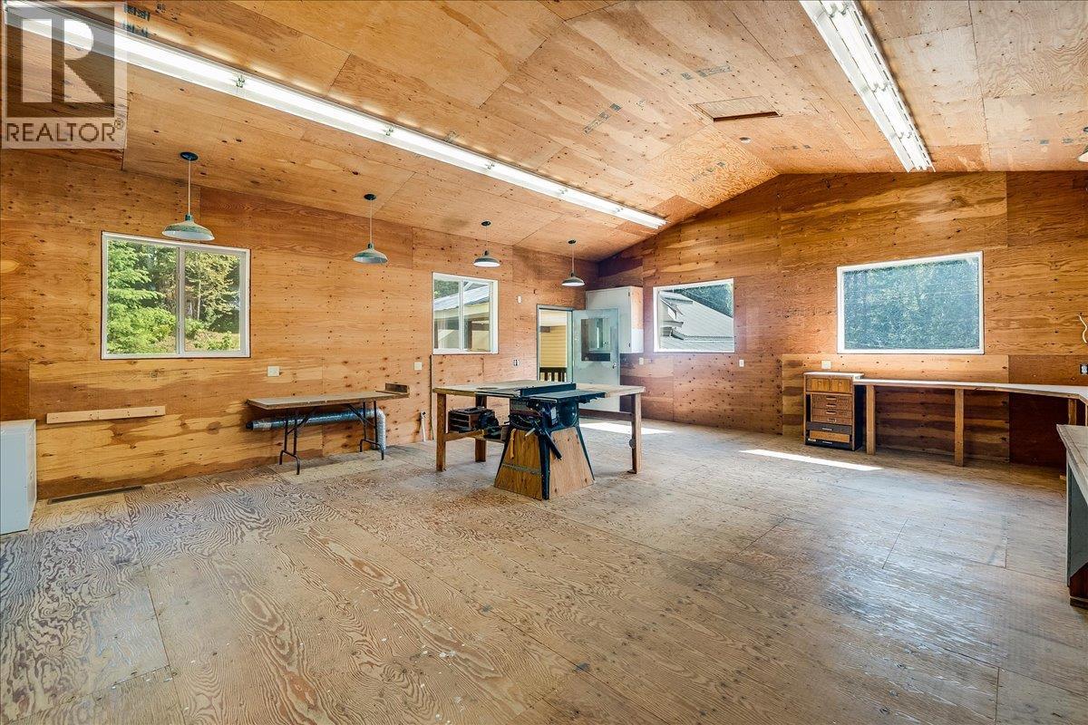 5270 Callbeck Road, Nelson, British Columbia  V1L 6N2 - Photo 20 - 10367378