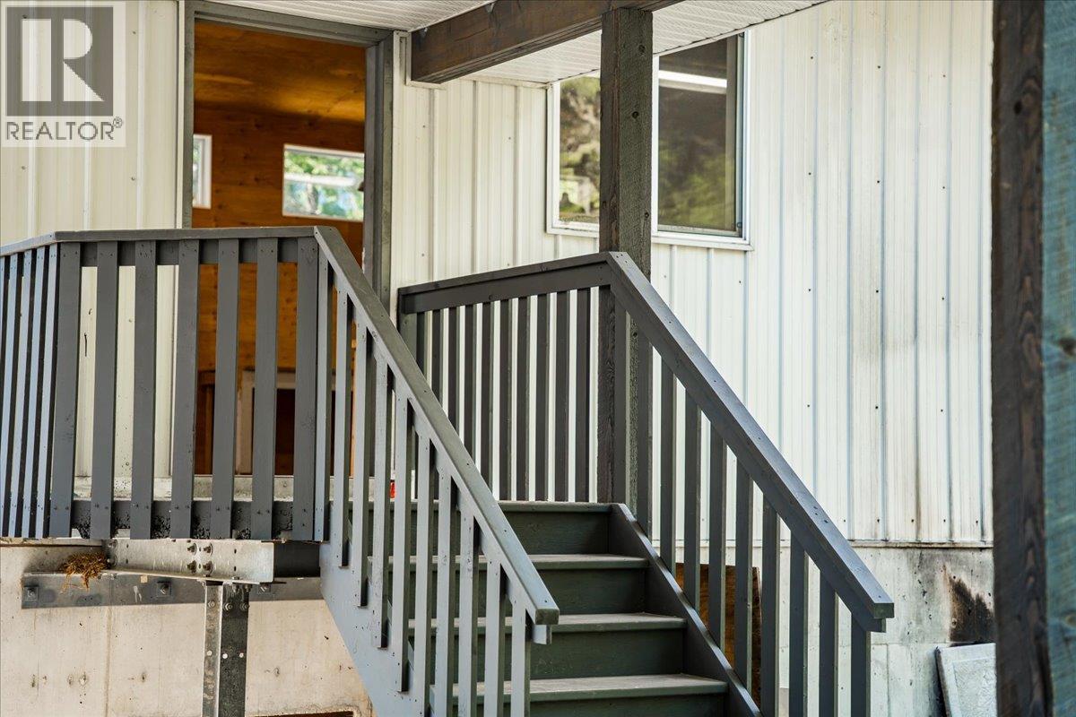 5270 Callbeck Road, Nelson, British Columbia  V1L 6N2 - Photo 8 - 10367378