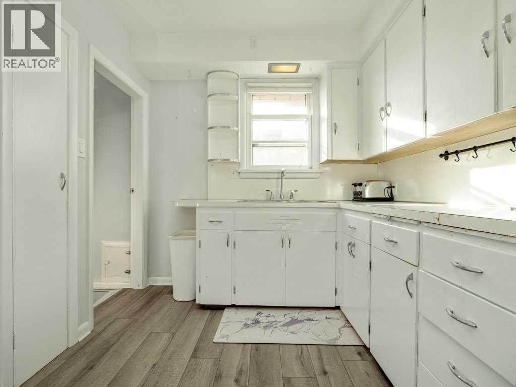 2704 3 Avenue S, Lethbridge, Alberta  T1J 0M6 - Photo 15 - A2268276