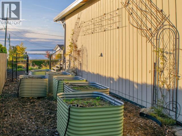 4282 Fernwood Ave, Powell River, British Columbia  V8A 3L1 - Photo 46 - 19103