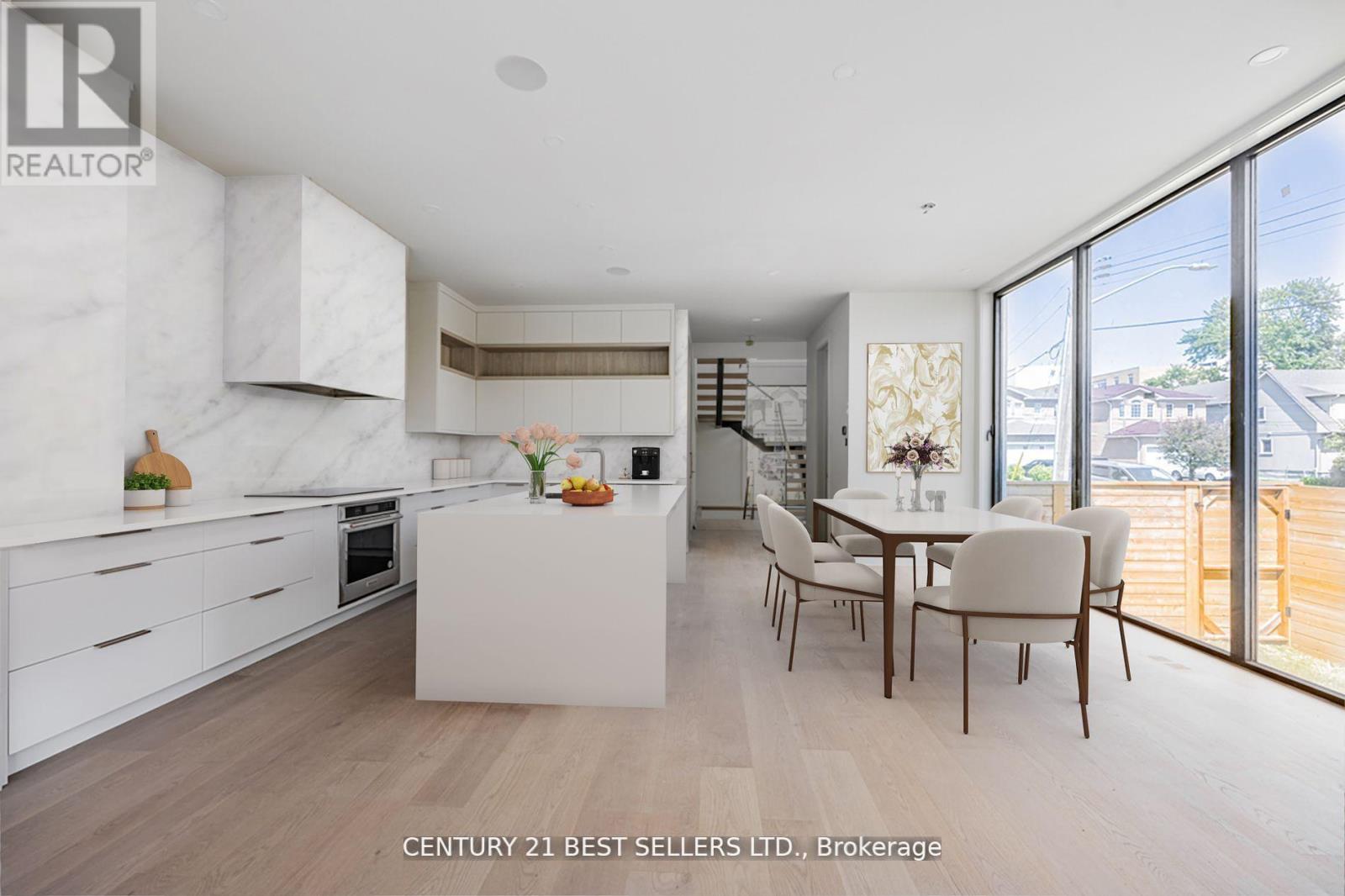 739 Ebony Avenue, Mississauga, Ontario  L5E 1V9 - Photo 9 - W12509498