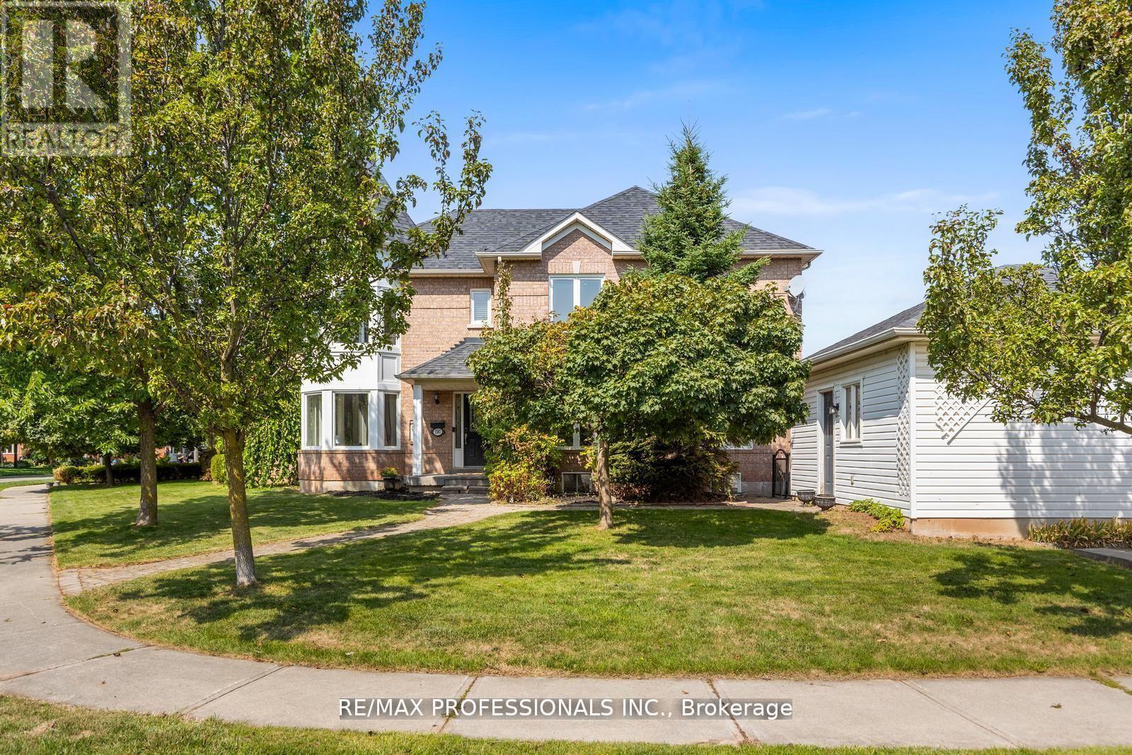 1241 Brillinger Street, Oakville, Ontario  L6M 3T2 - Photo 2 - W12509506