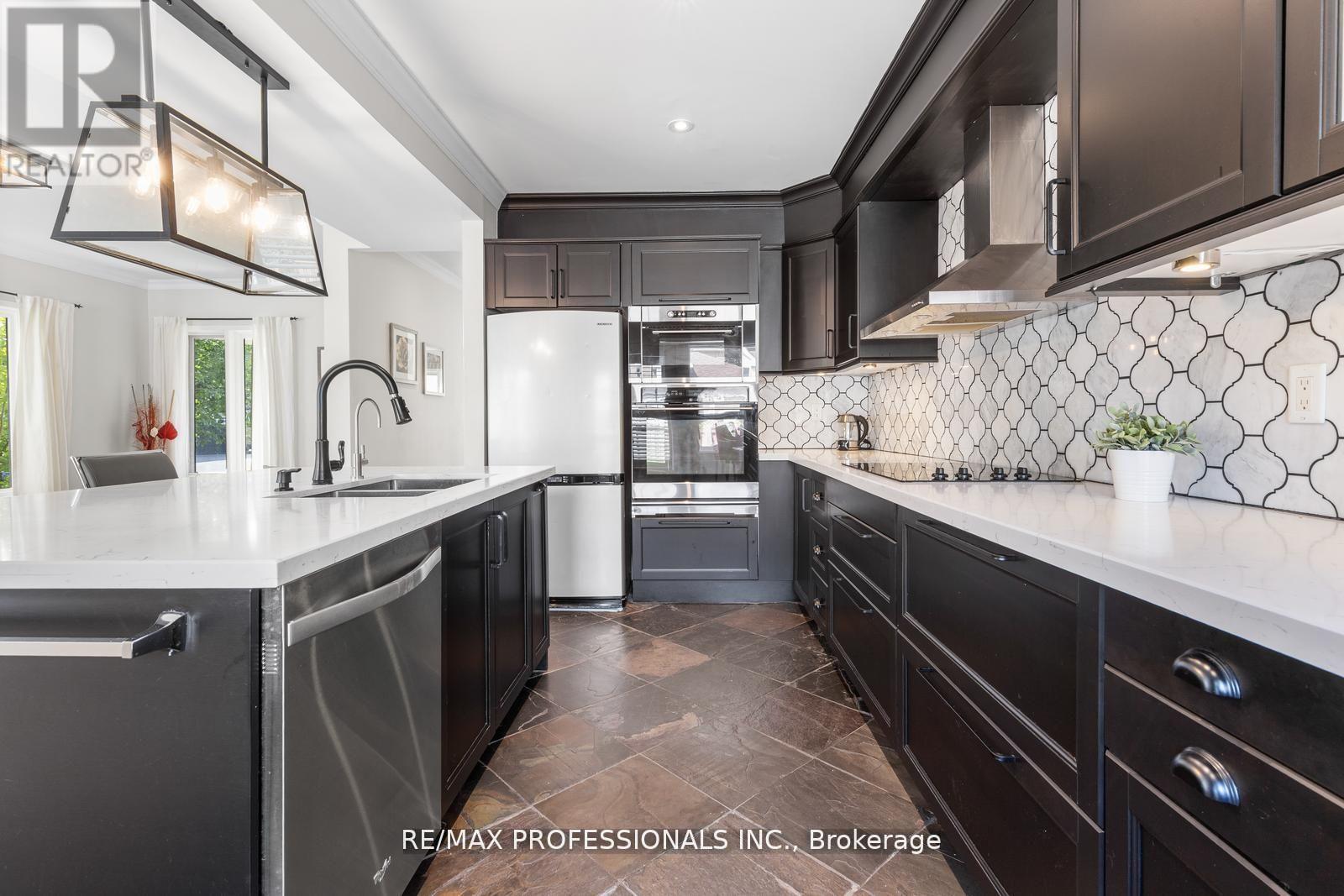 1241 Brillinger Street, Oakville, Ontario  L6M 3T2 - Photo 21 - W12509506