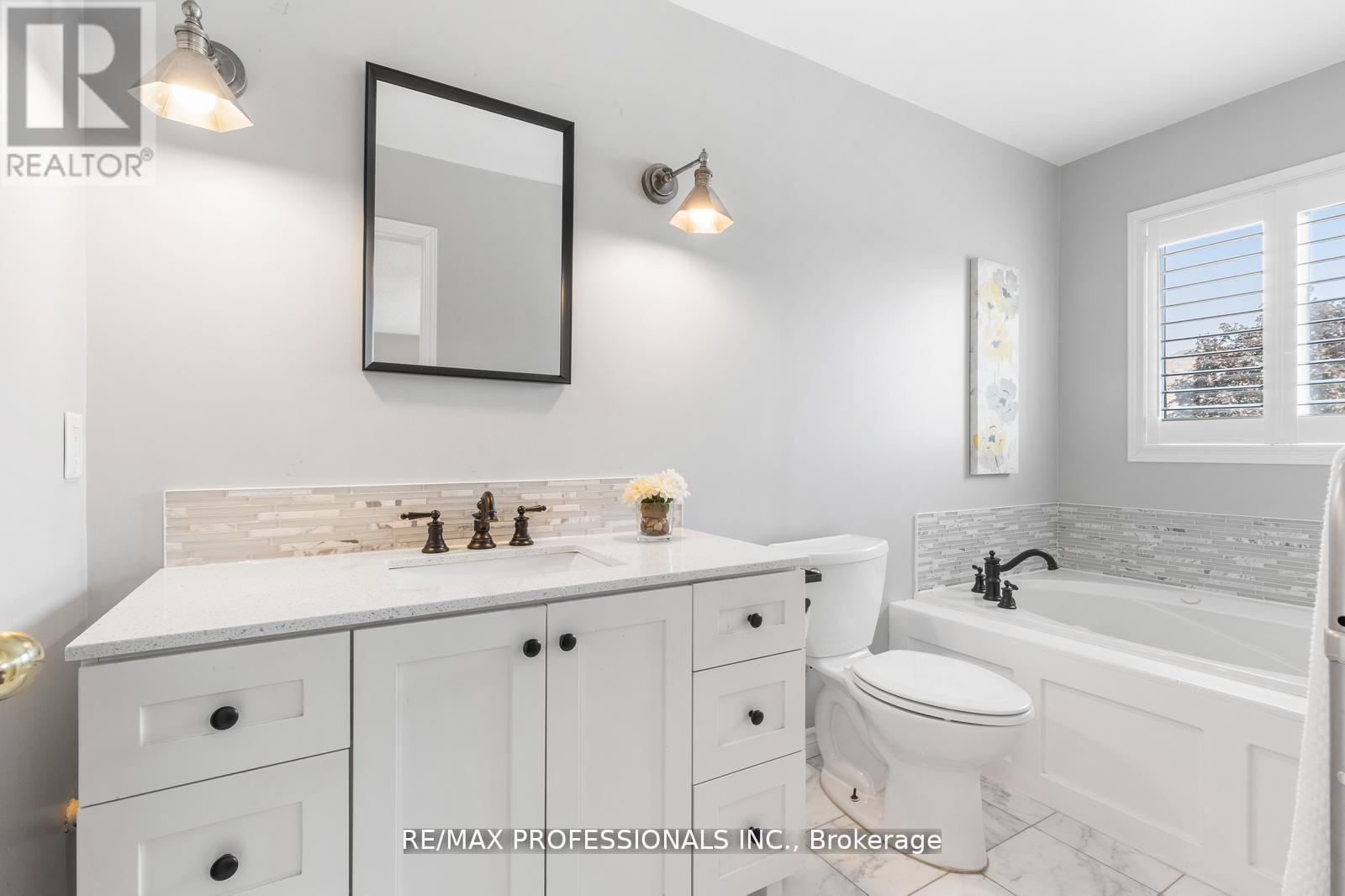 1241 Brillinger Street, Oakville, Ontario  L6M 3T2 - Photo 25 - W12509506