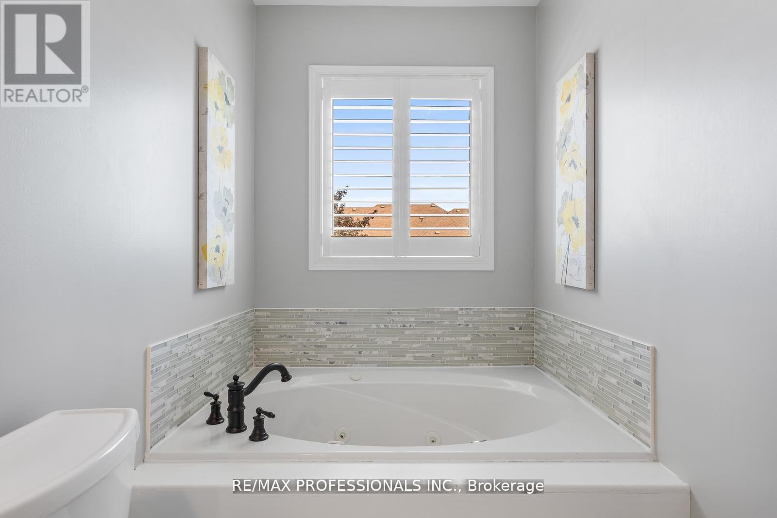 1241 Brillinger Street, Oakville, Ontario  L6M 3T2 - Photo 26 - W12509506