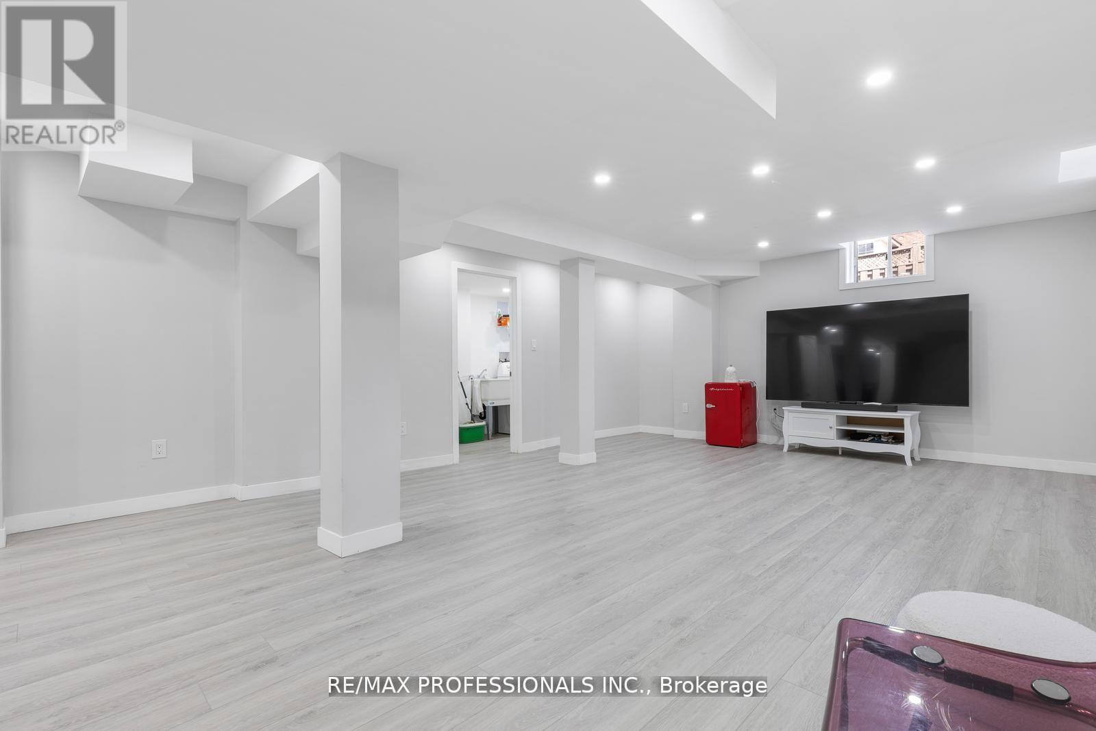 1241 Brillinger Street, Oakville, Ontario  L6M 3T2 - Photo 33 - W12509506