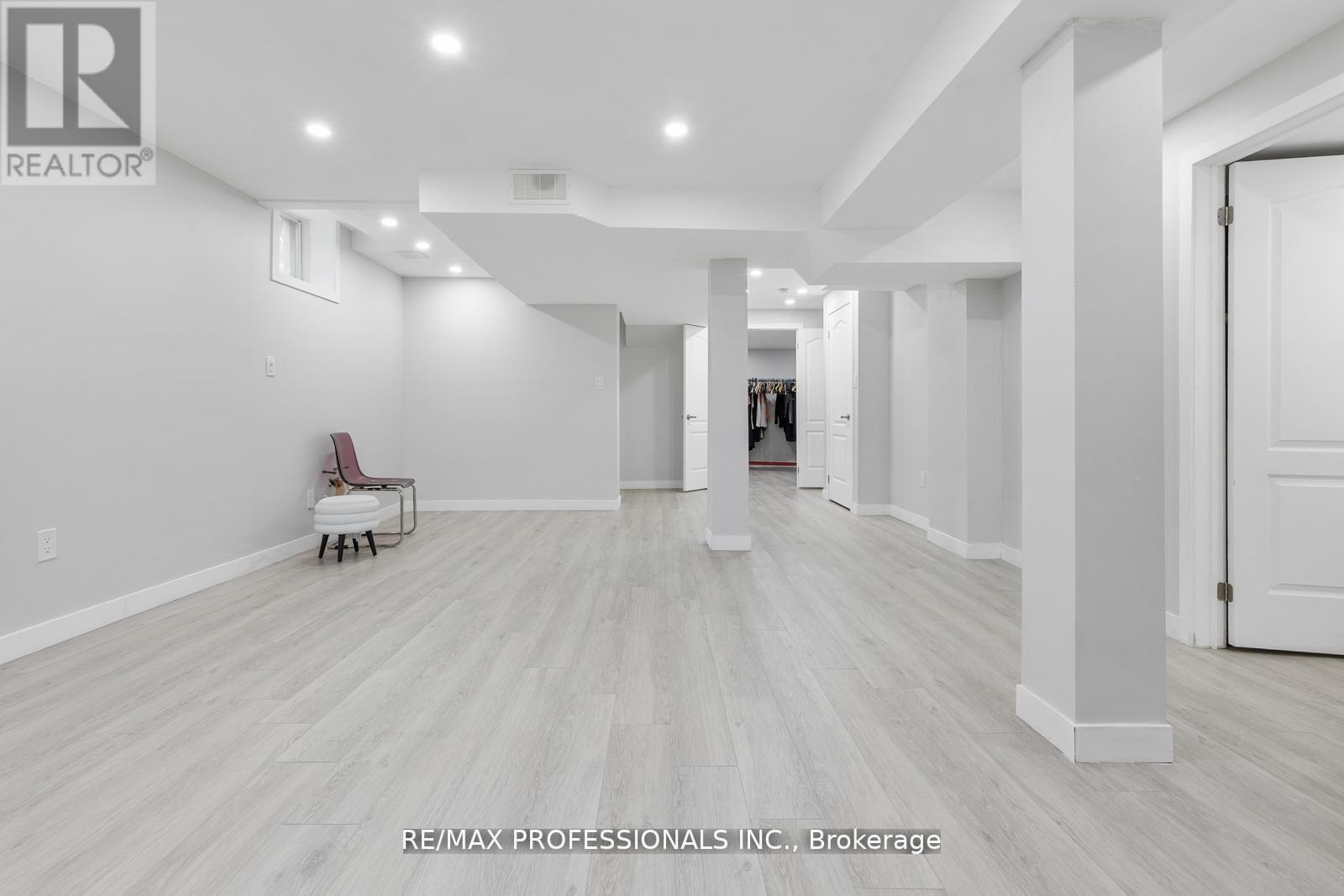 1241 Brillinger Street, Oakville, Ontario  L6M 3T2 - Photo 34 - W12509506