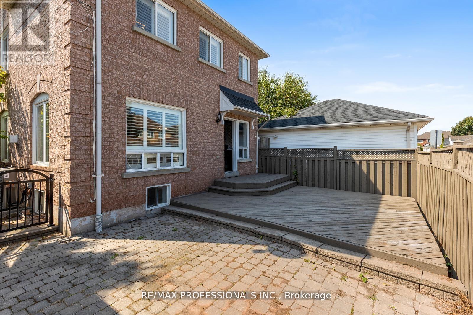 1241 Brillinger Street, Oakville, Ontario  L6M 3T2 - Photo 40 - W12509506