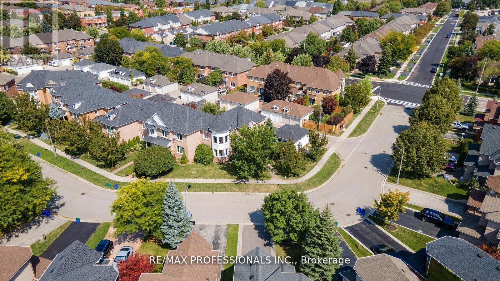 1241 Brillinger Street, Oakville, Ontario  L6M 3T2 - Photo 44 - W12509506