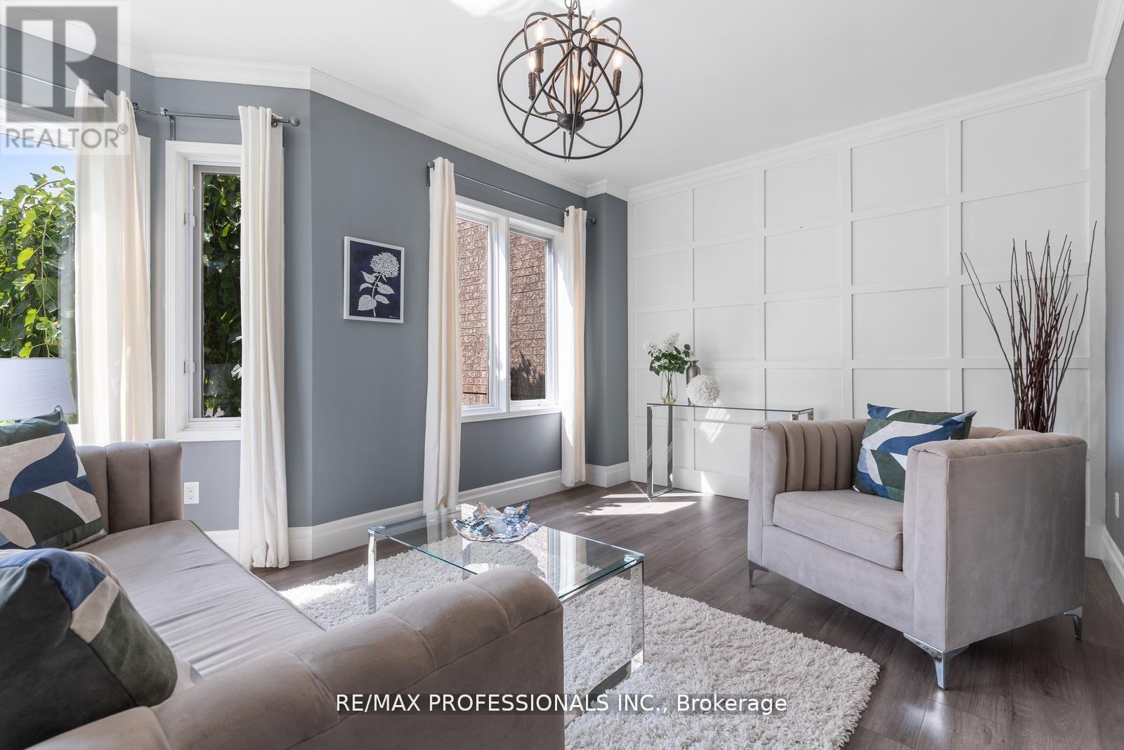 1241 Brillinger Street, Oakville, Ontario  L6M 3T2 - Photo 5 - W12509506