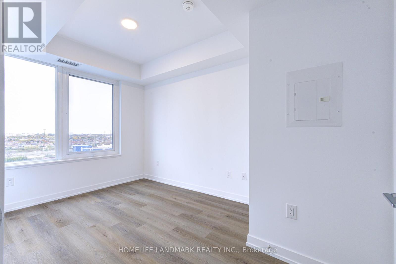 1112 - 395 Square One Drive, Mississauga, Ontario  L5B 0P6 - Photo 13 - W12509532