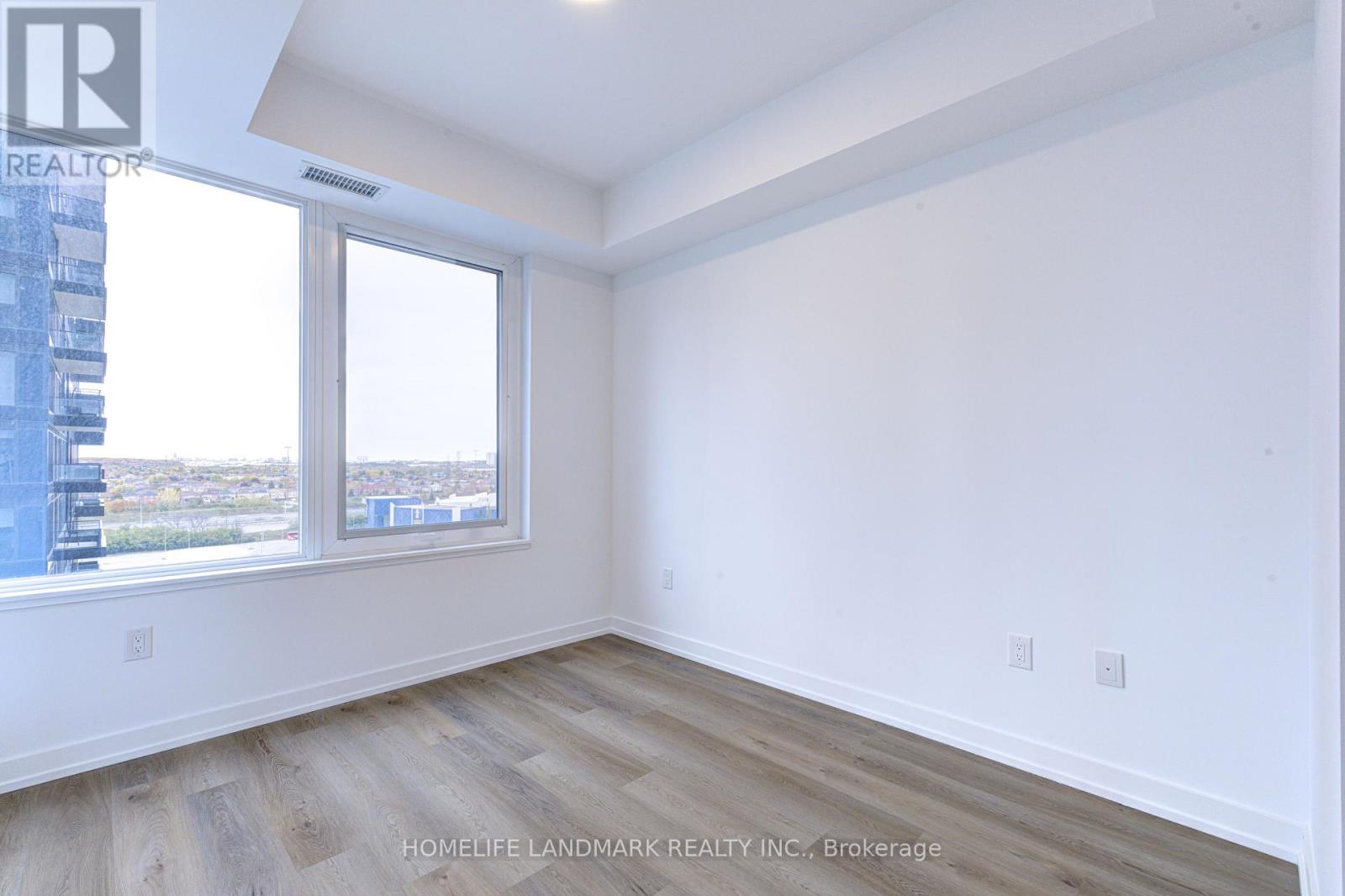 1112 - 395 Square One Drive, Mississauga, Ontario  L5B 0P6 - Photo 14 - W12509532