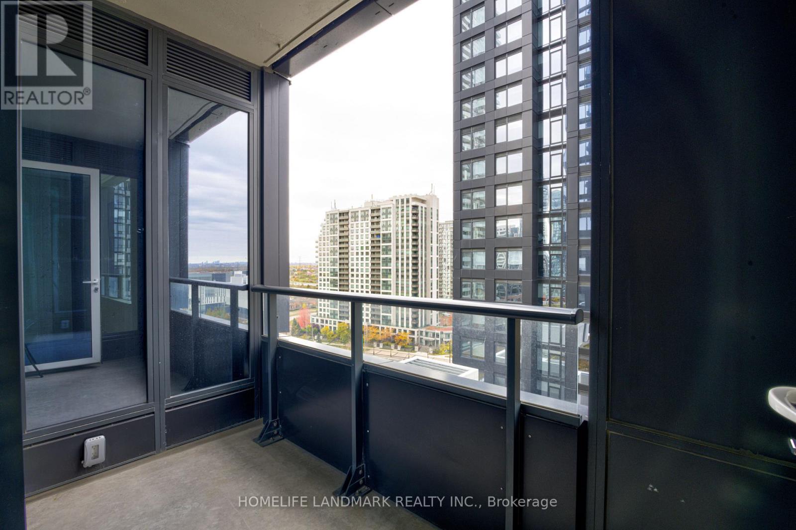 1112 - 395 Square One Drive, Mississauga, Ontario  L5B 0P6 - Photo 23 - W12509532