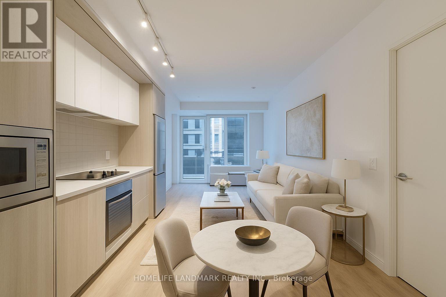 1112 - 395 Square One Drive, Mississauga, Ontario  L5B 0P6 - Photo 5 - W12509532