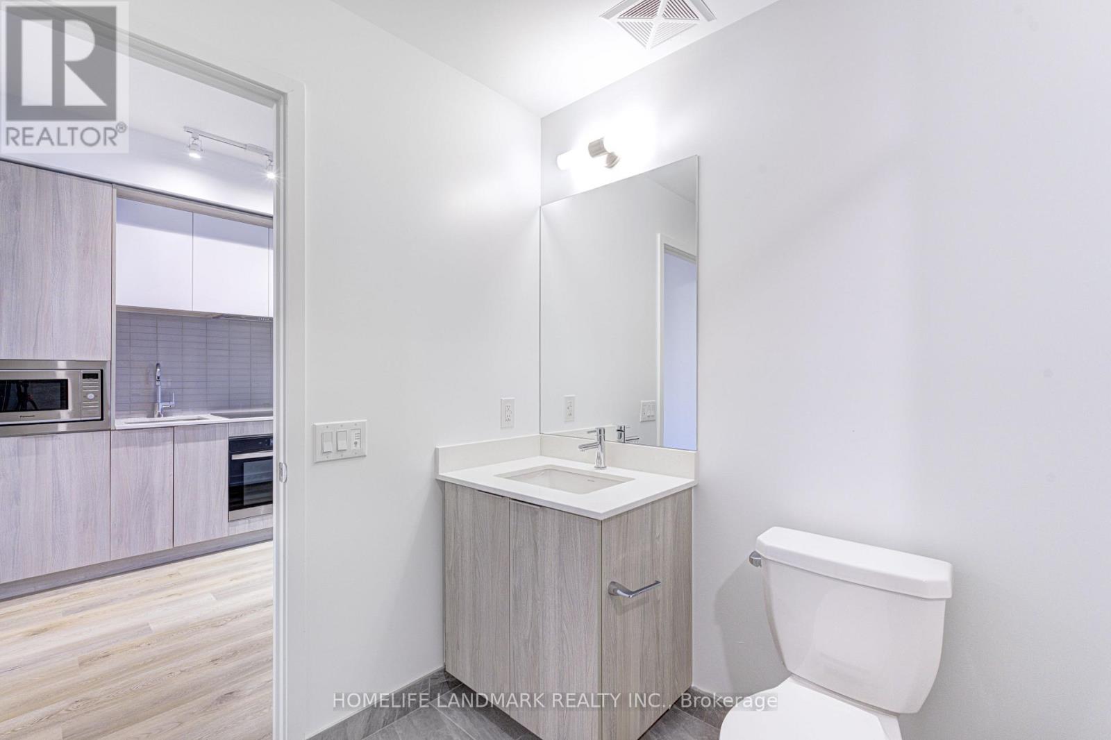 1112 - 395 Square One Drive, Mississauga, Ontario  L5B 0P6 - Photo 9 - W12509532