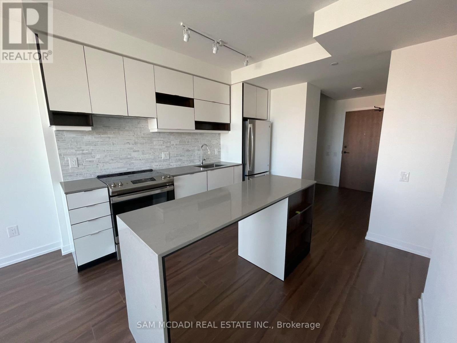 3305 - 4065 Confederation Parkway, Mississauga, Ontario  L5B 0L4 - Photo 10 - W12509548