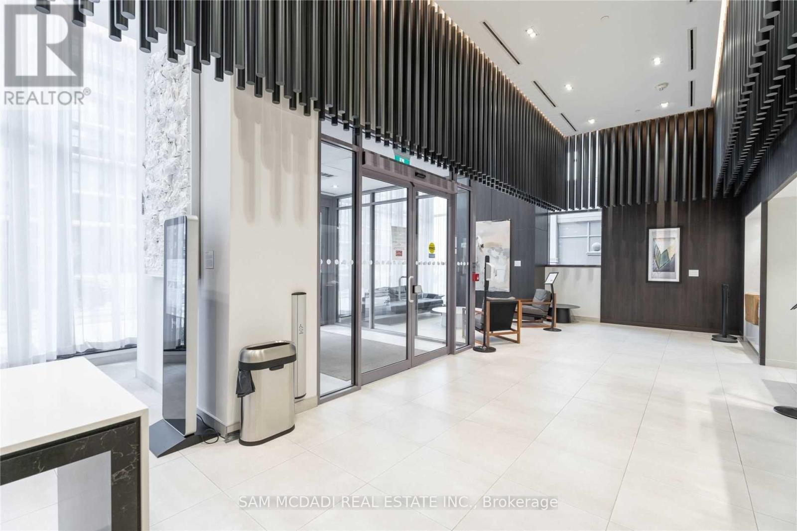 3305 - 4065 Confederation Parkway, Mississauga, Ontario  L5B 0L4 - Photo 4 - W12509548