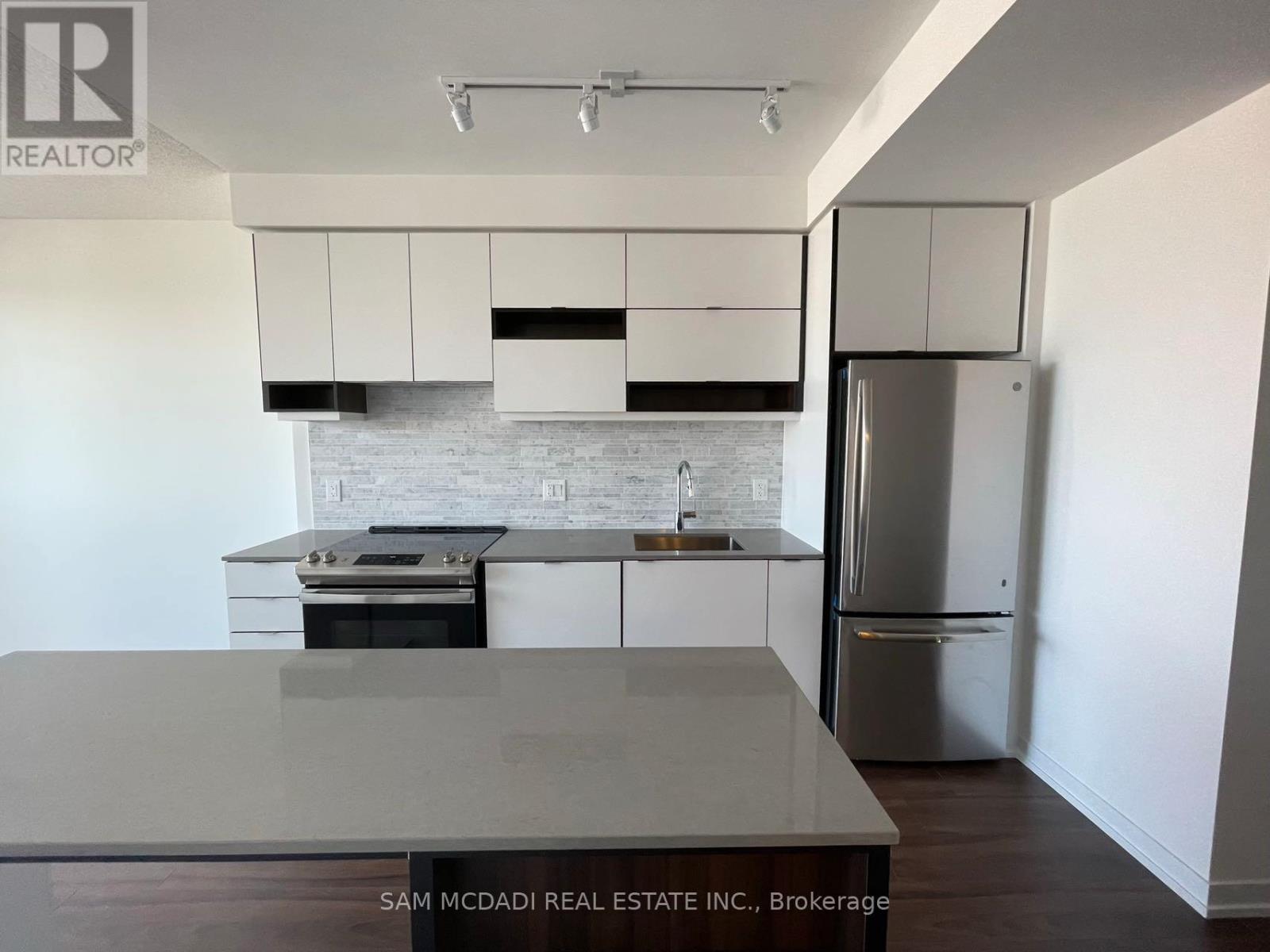 3305 - 4065 Confederation Parkway, Mississauga, Ontario  L5B 0L4 - Photo 7 - W12509548