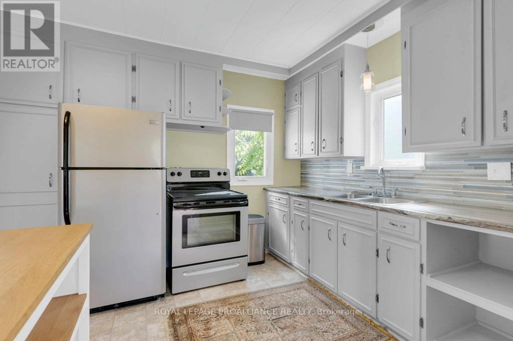 9 Wilkins Street, Belleville (Belleville Ward), Ontario  K8P 1P2 - Photo 13 - X12509838