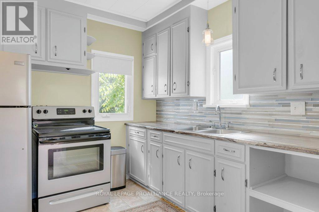 9 Wilkins Street, Belleville (Belleville Ward), Ontario  K8P 1P2 - Photo 14 - X12509838