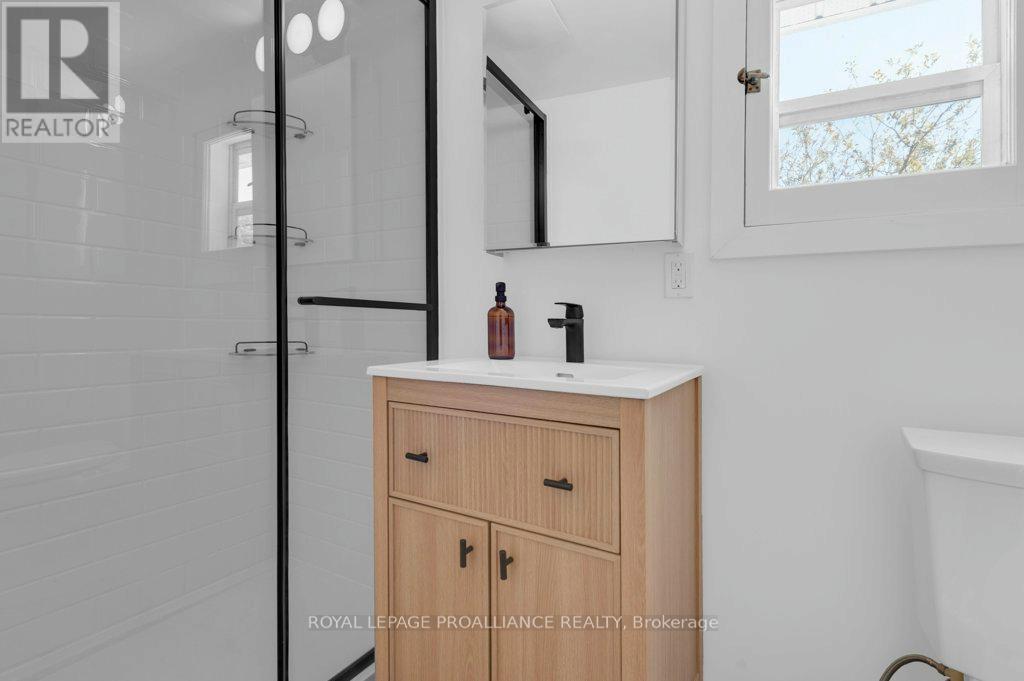 9 Wilkins Street, Belleville (Belleville Ward), Ontario  K8P 1P2 - Photo 22 - X12509838