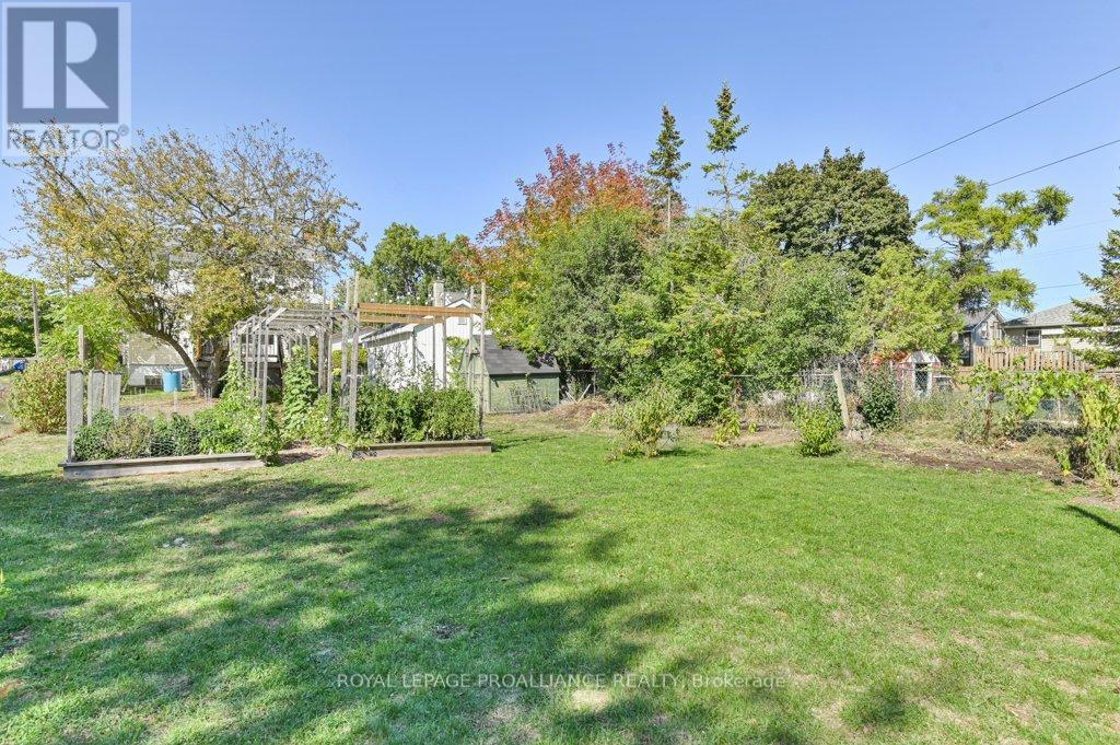 9 Wilkins Street, Belleville (Belleville Ward), Ontario  K8P 1P2 - Photo 35 - X12509838