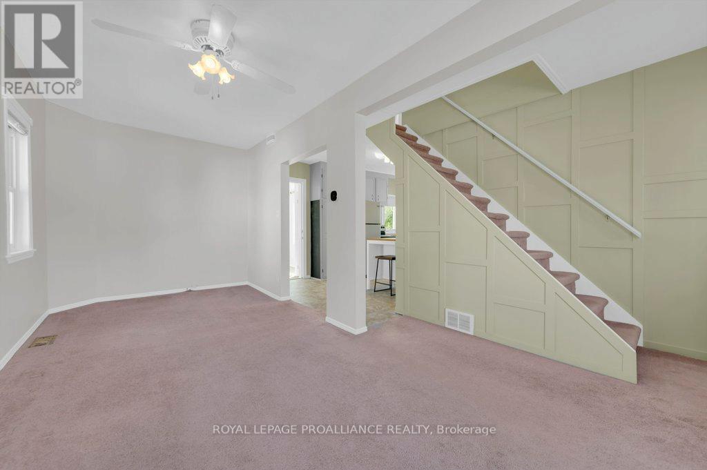 9 Wilkins Street, Belleville (Belleville Ward), Ontario  K8P 1P2 - Photo 8 - X12509838