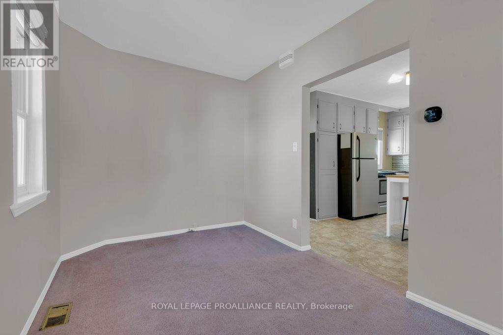 9 Wilkins Street, Belleville (Belleville Ward), Ontario  K8P 1P2 - Photo 9 - X12509838