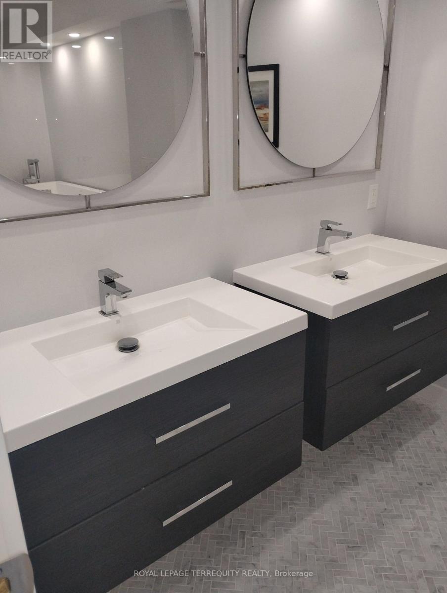 3305 - 2045 Lake Shore Boulevard W, Toronto, Ontario  M8V 2Z6 - Photo 7 - W12509564