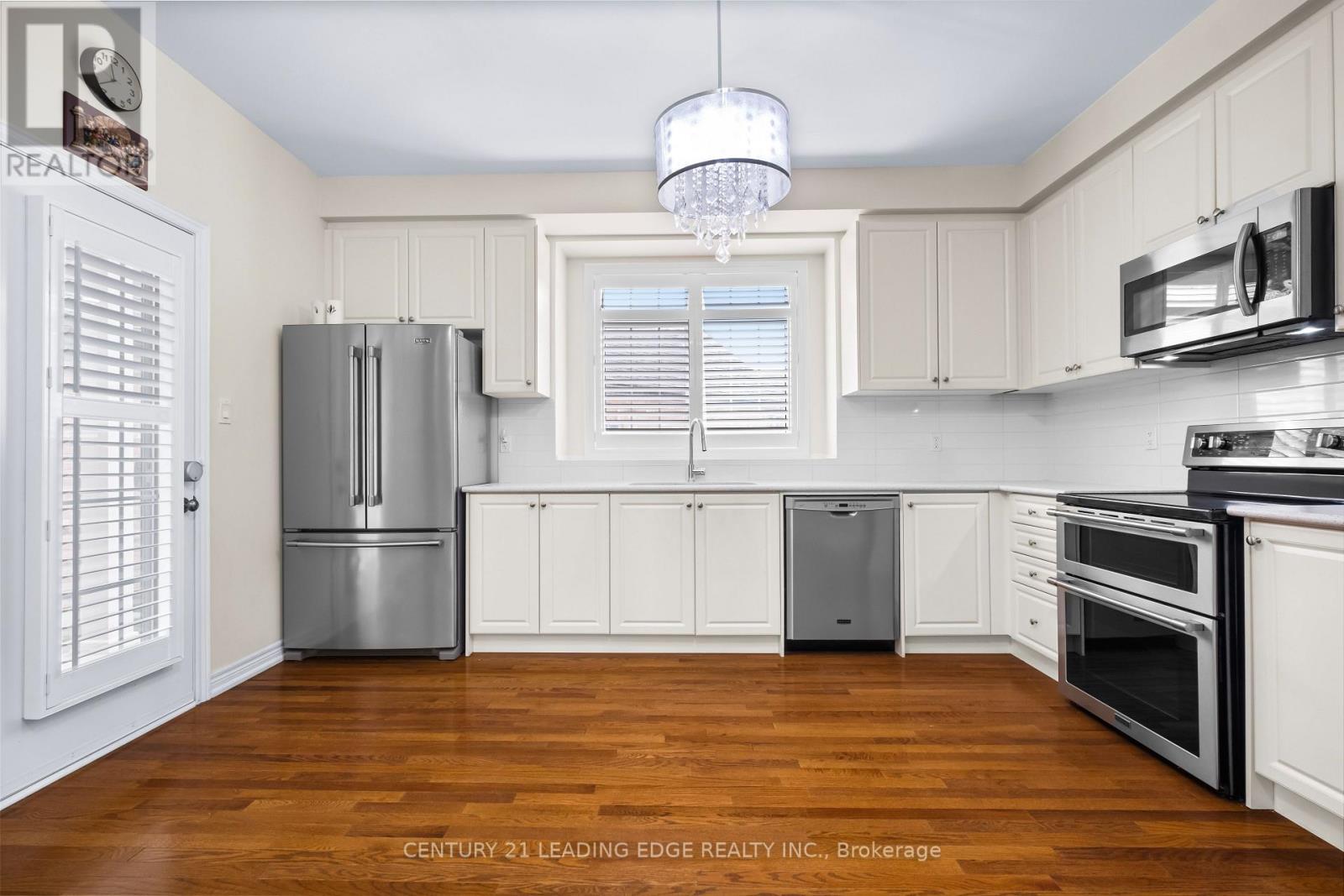 35 Lobelia Street, Brampton, Ontario  L6R 3Z6 - Photo 11 - W12509580