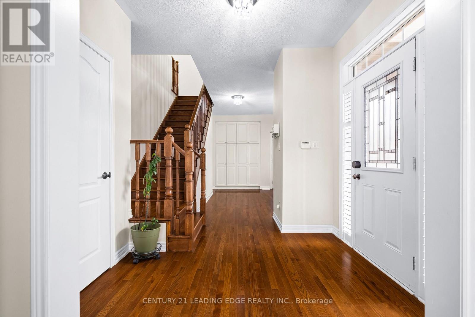 35 Lobelia Street, Brampton, Ontario  L6R 3Z6 - Photo 7 - W12509580